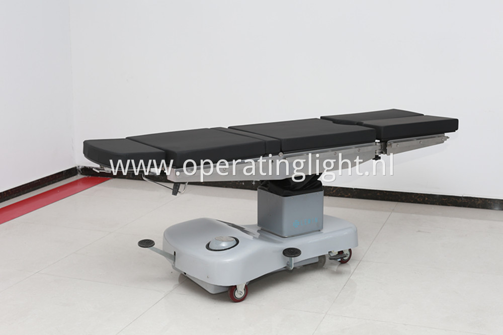 Manual device operating table